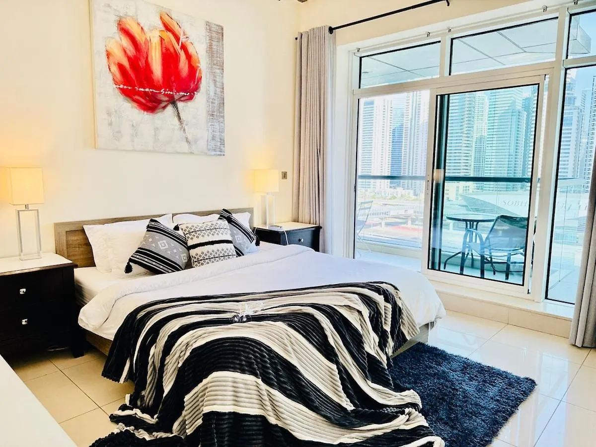 ドバイAsthetic 1Bhk Direct Walk To Metro & Tramアパートメント ドバイ